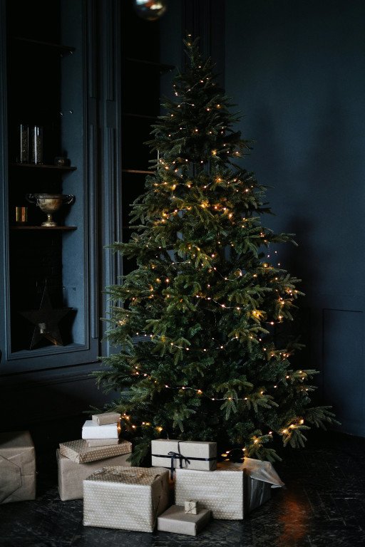 The Ultimate Guide to Creating a Stunning Wall Christmas Tree
